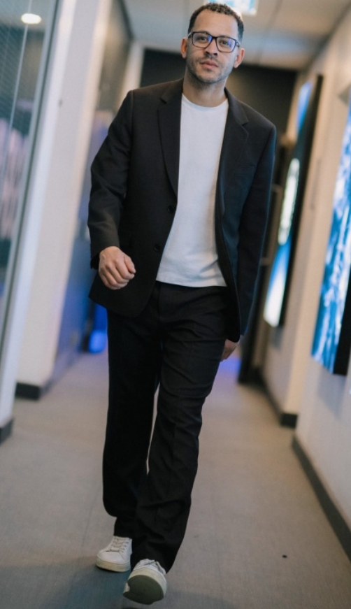 斯特拉斯堡主帅转投切尔西：球迷愤怒与俱乐部困境交织