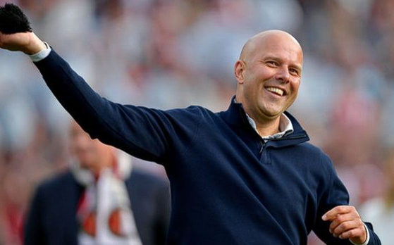 欧冠末轮利物浦大胜后，斯洛特谈球队现状与未来规划